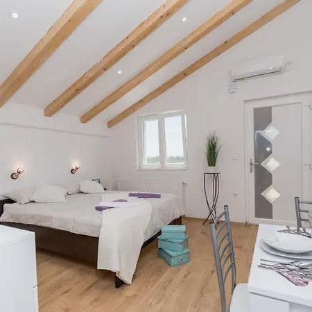 Studio Apartment Harmony Np Krka Lozovac Exterior photo