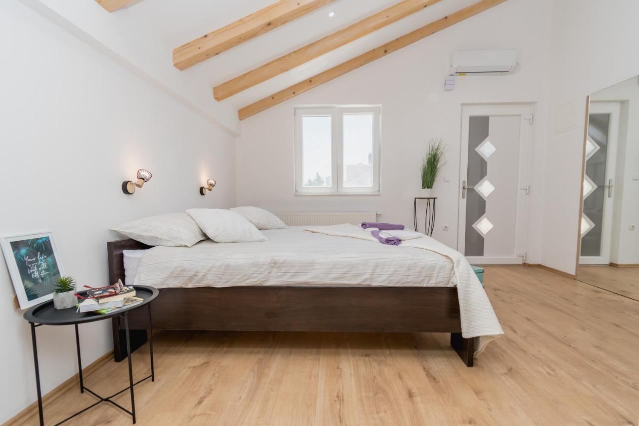 Harmony Np Krka Apartment